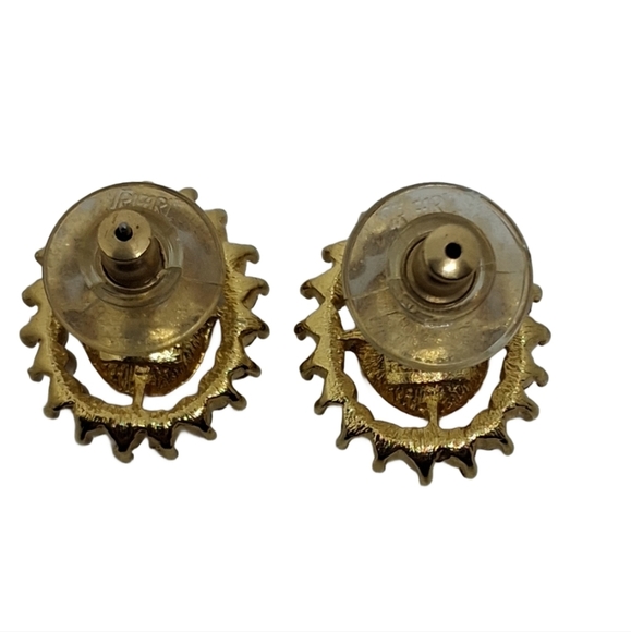 TRIFARI 1990s GOLDTONE, AMETHYST GLASS & WHITE RHINESTONE EARRINGS - Picture 5 of 6